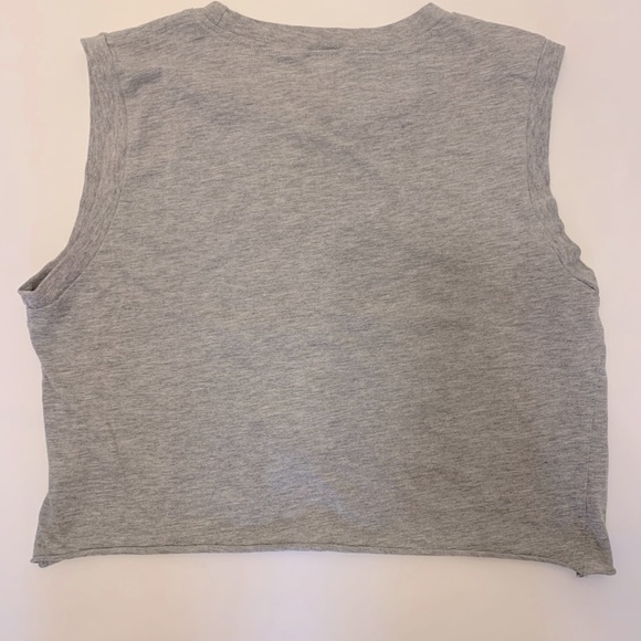 Graphic Print Workout Cropped Tank Top - Picture 2 of 7